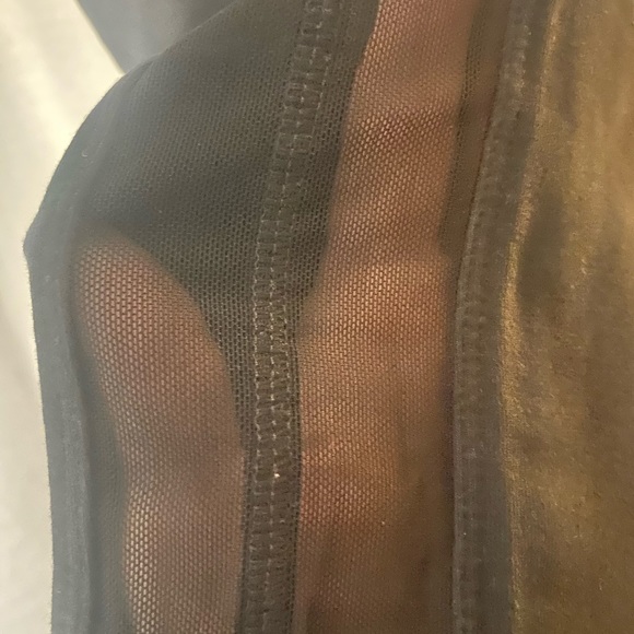 Express leggings with mesh contrast. - Picture 2 of 5